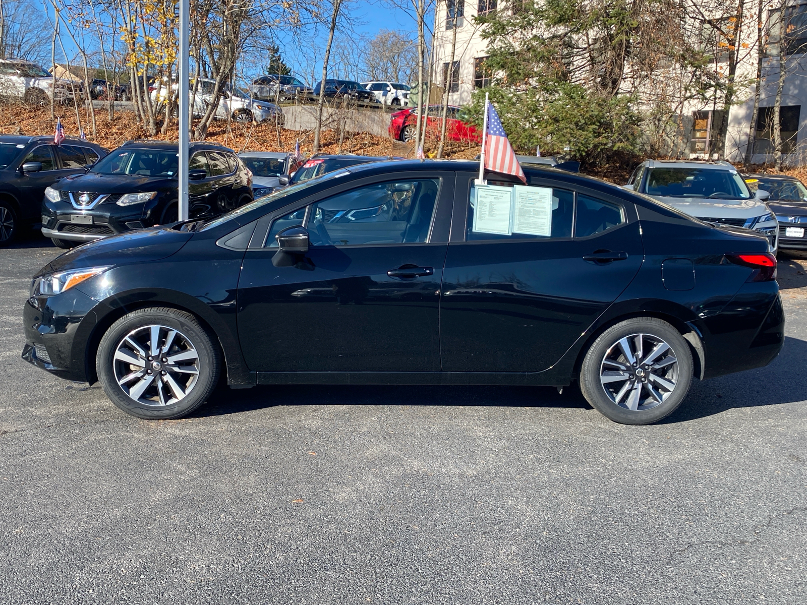 2021 Nissan Versa 1.6 SV 4