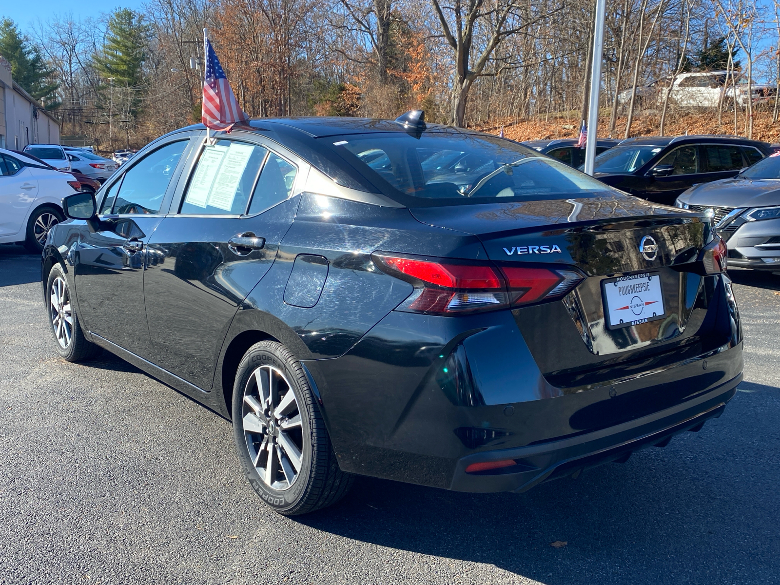 2021 Nissan Versa 1.6 SV 5