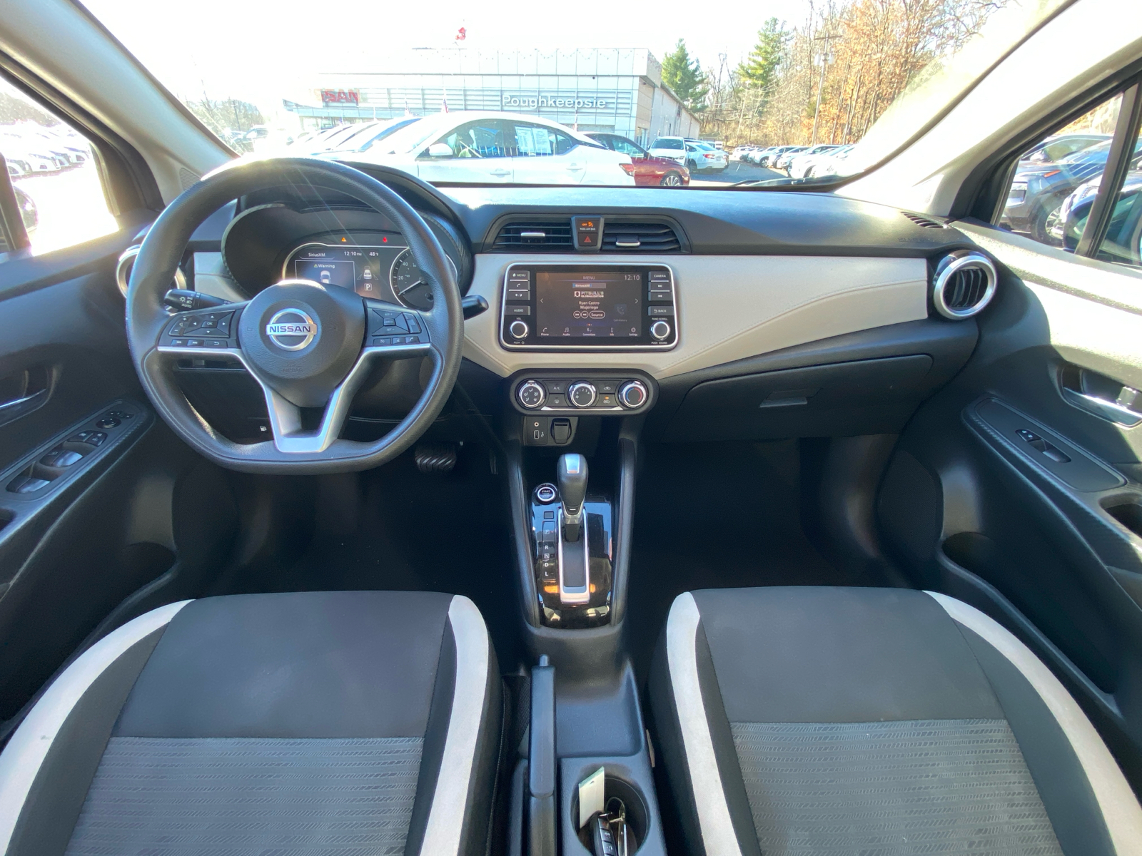 2021 Nissan Versa 1.6 SV 9