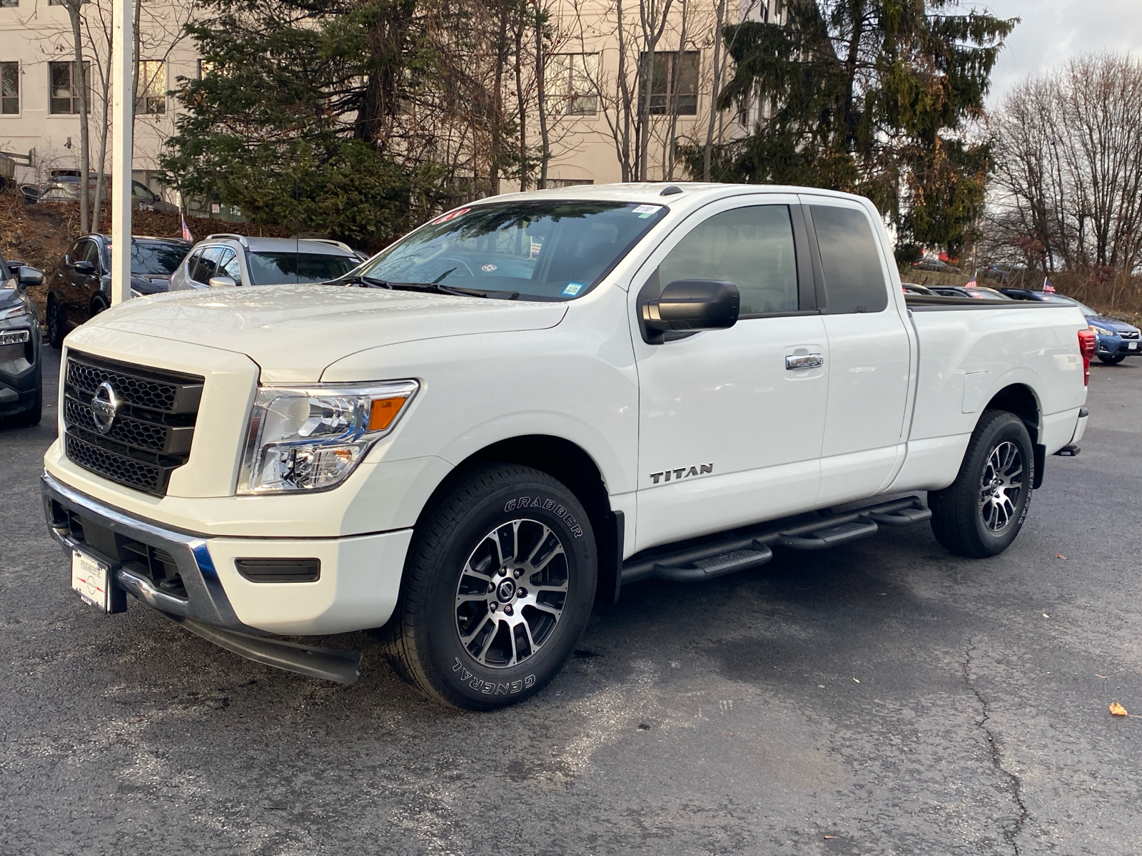 2021 Nissan Titan SV 3