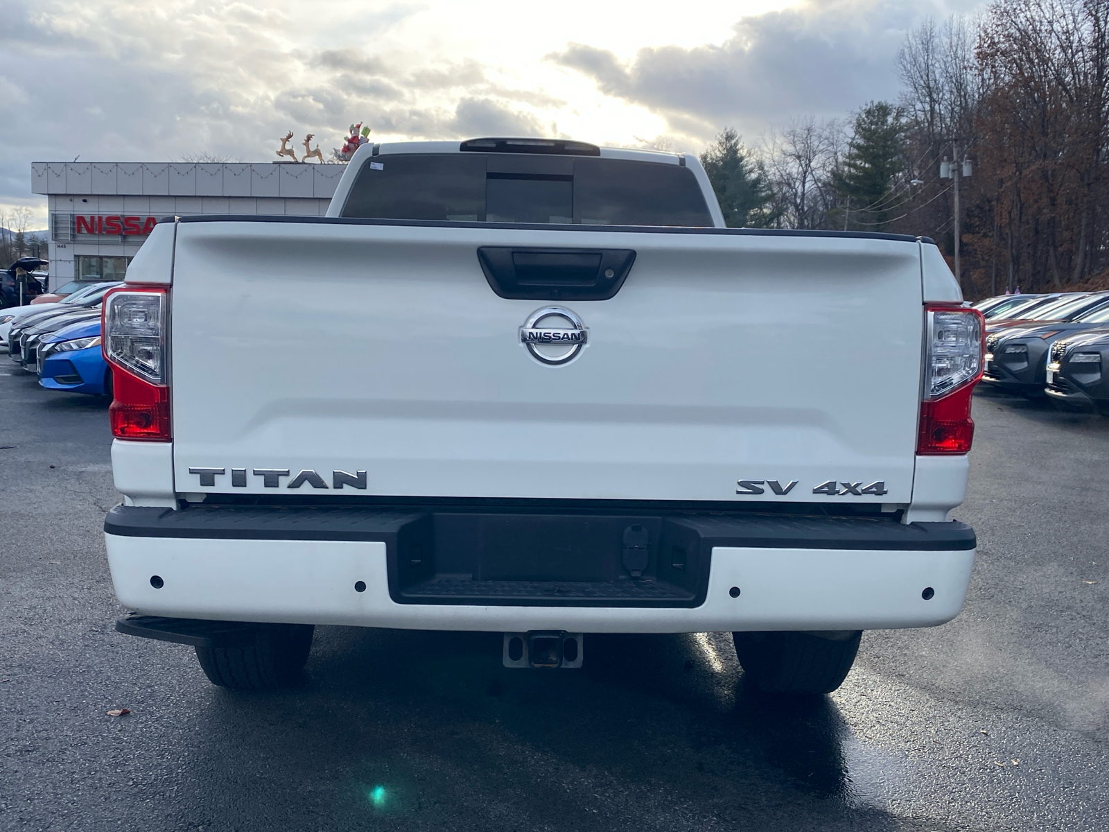 2021 Nissan Titan SV 6