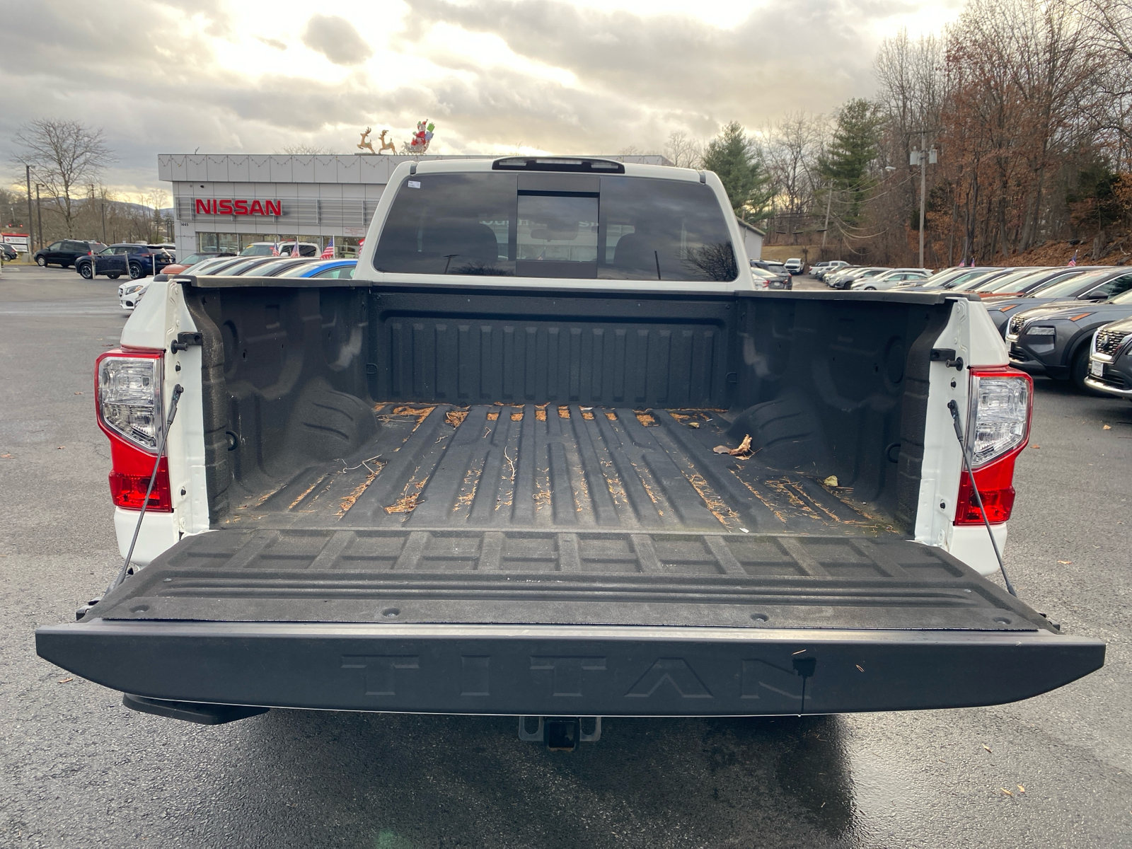 2021 Nissan Titan SV 24