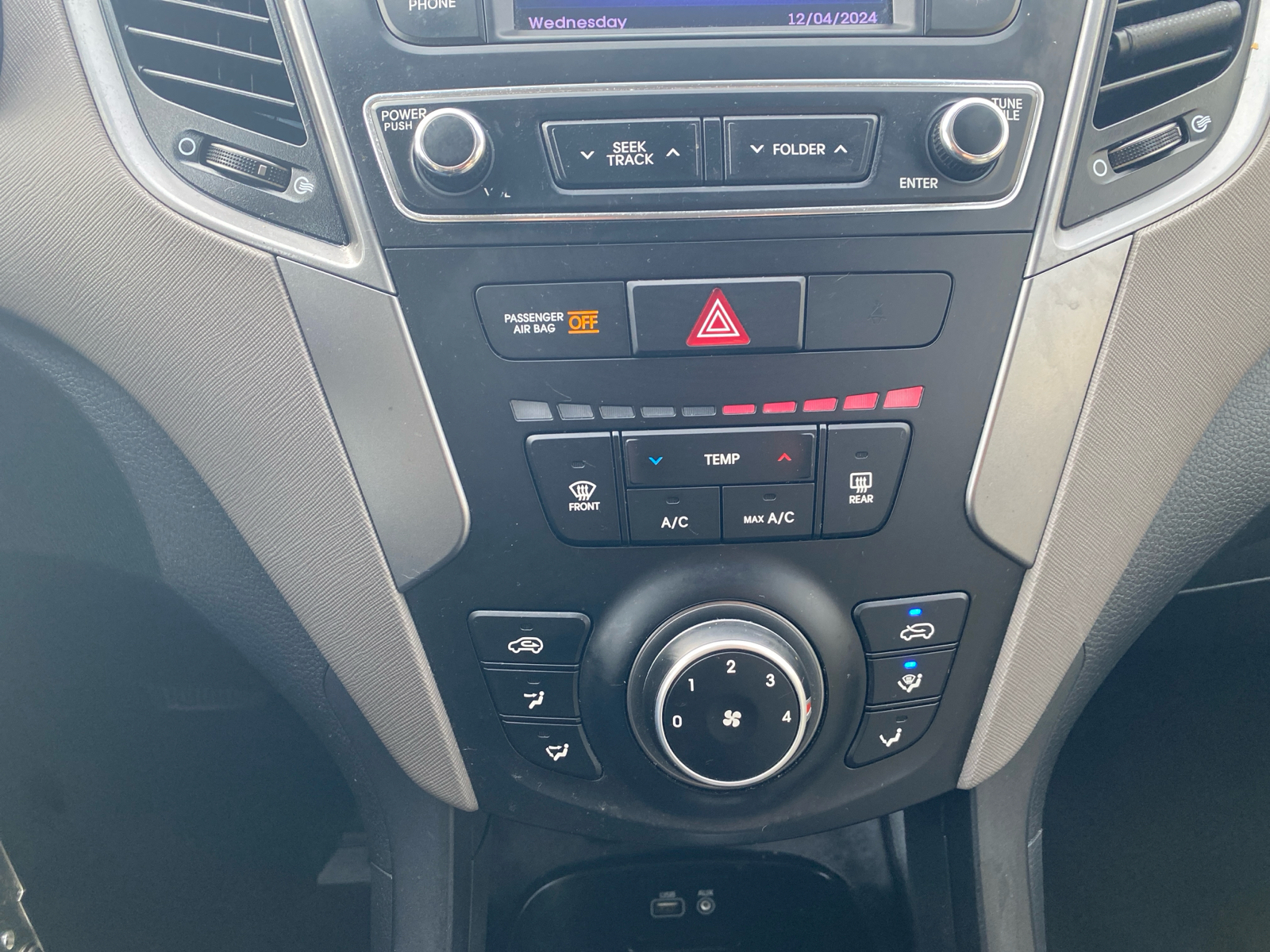 2018 Hyundai Santa Fe Sport 2.4 Base 17