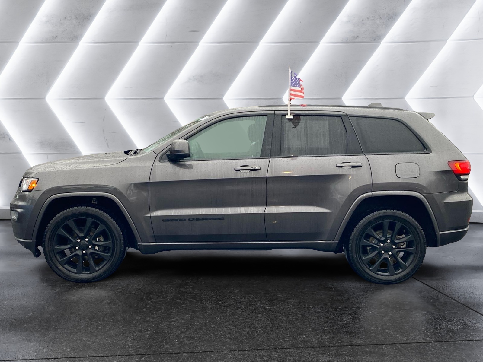 2019 Jeep Grand Cherokee Altitude 4