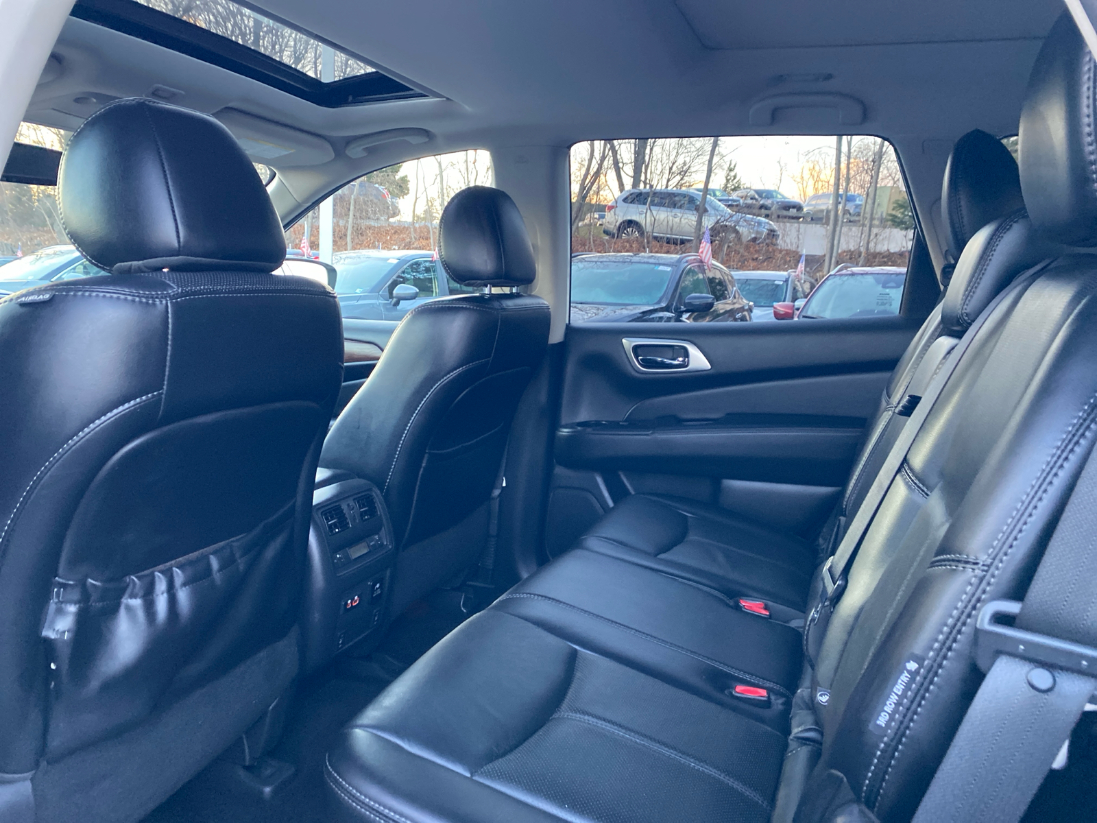 2019 Nissan Pathfinder Platinum 27