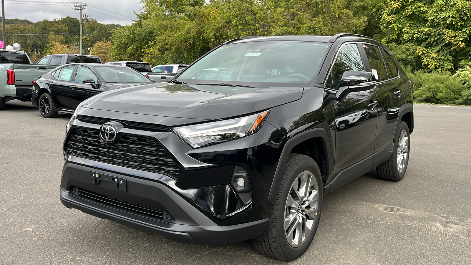 2024 Toyota RAV4 XLE Premium 3