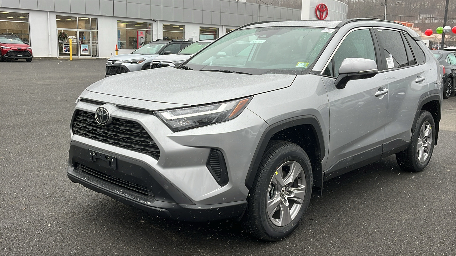 2025 Toyota RAV4 XLE 3