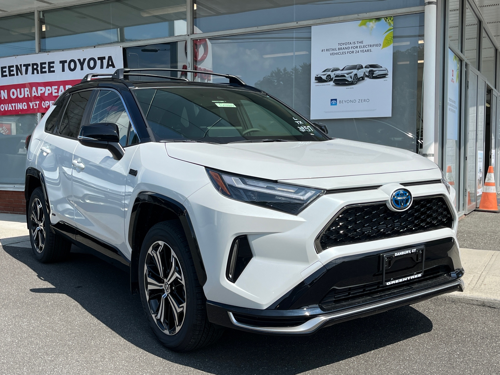 2024 Toyota RAV4 Prime XSE 2