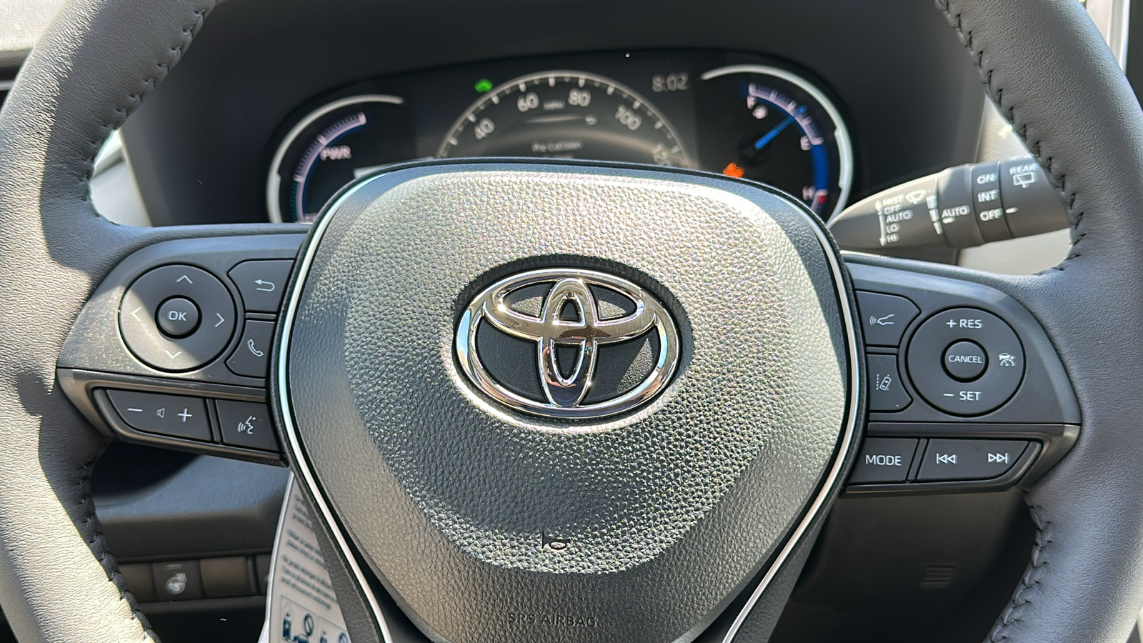 2024 Toyota RAV4 Hybrid XLE Premium 9