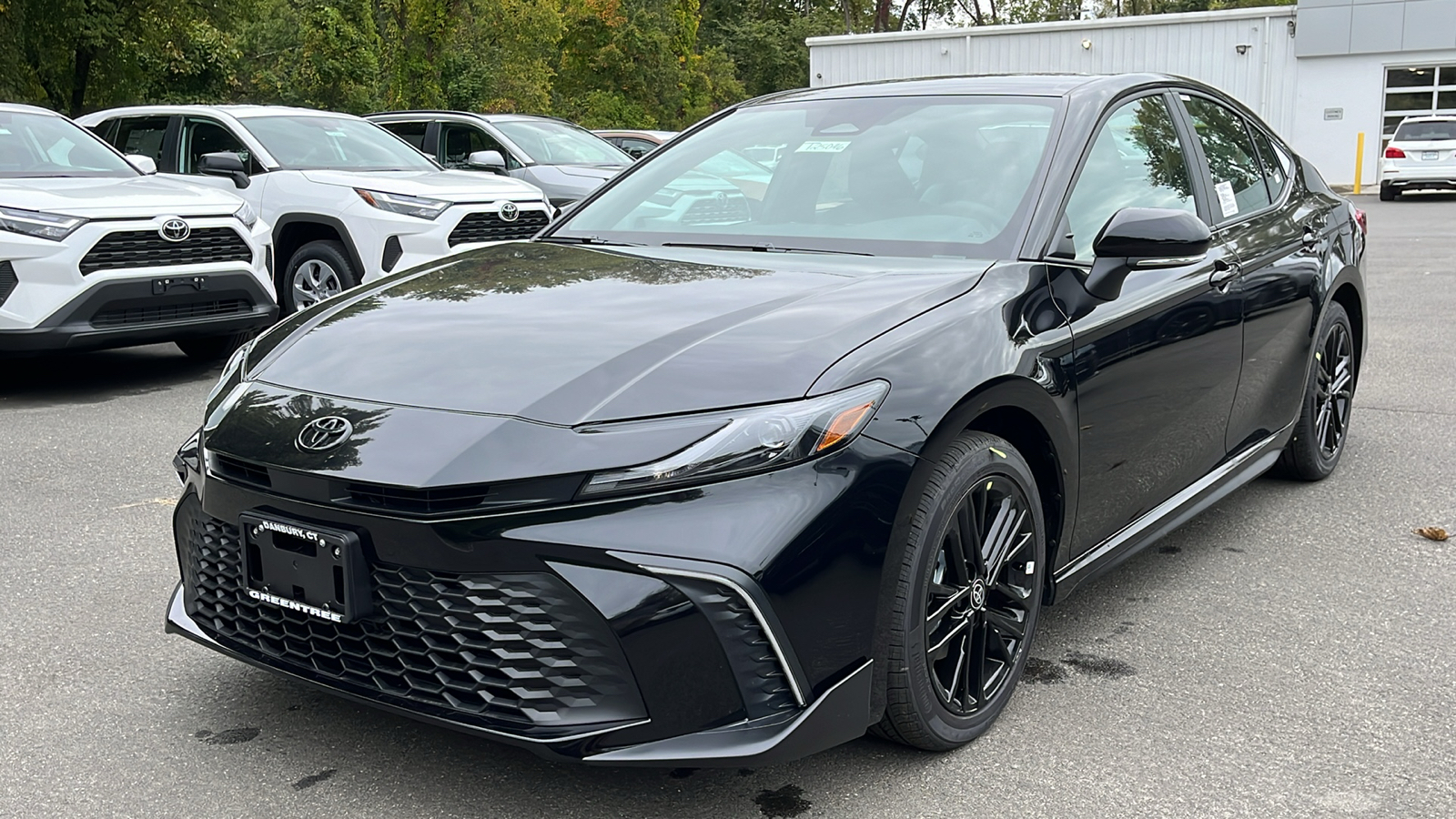 2025 Toyota Camry SE 3