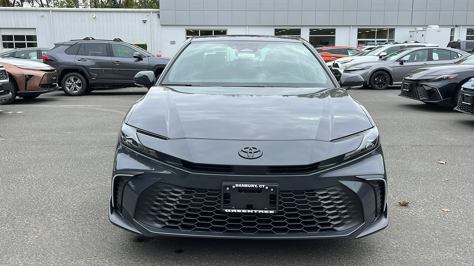 2025 Toyota Camry SE 2