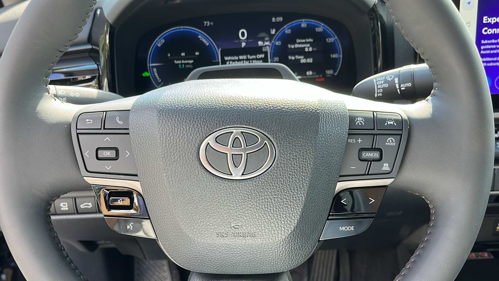 2025 Toyota Camry XLE 8