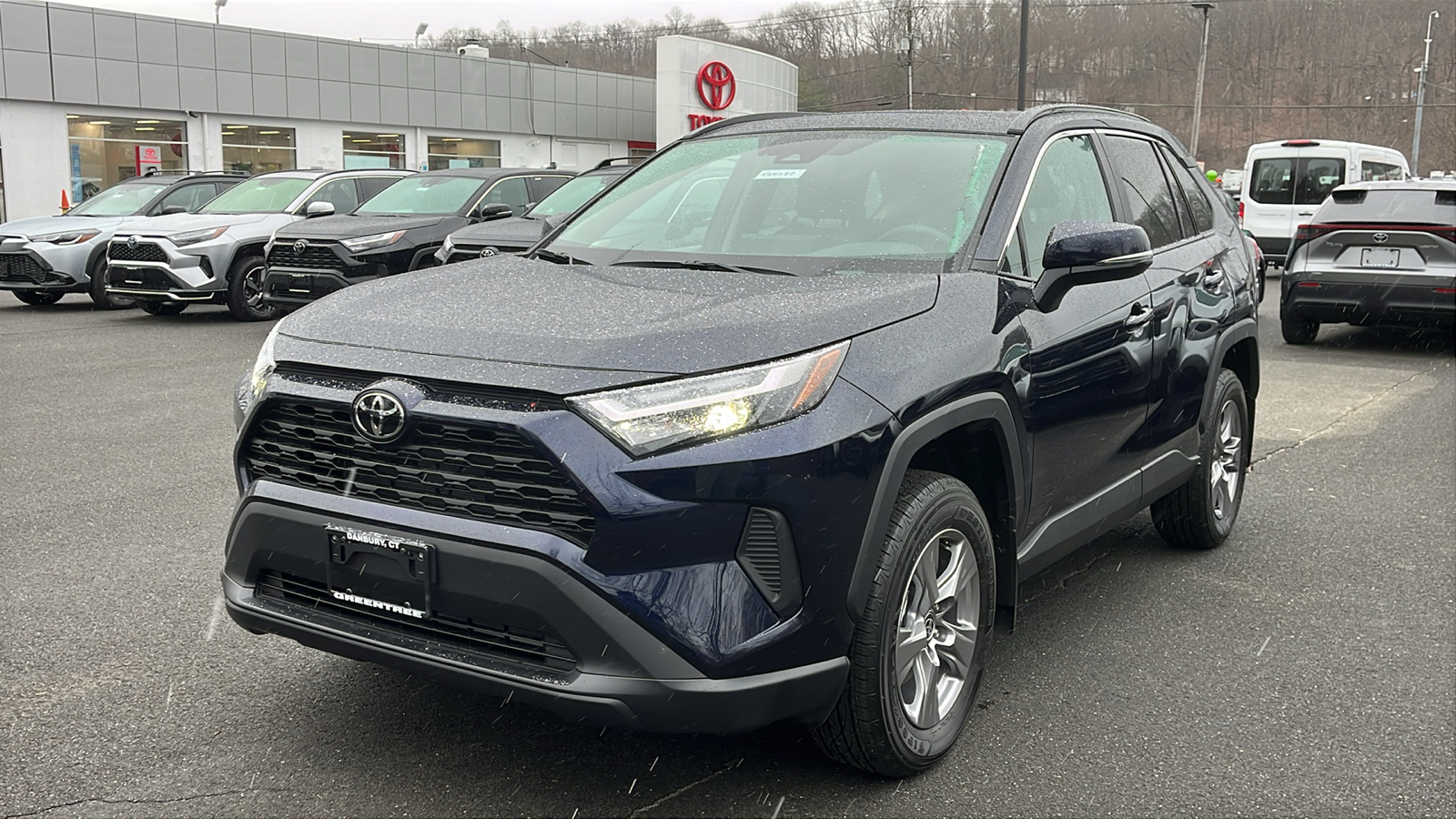 2025 Toyota RAV4 XLE 3