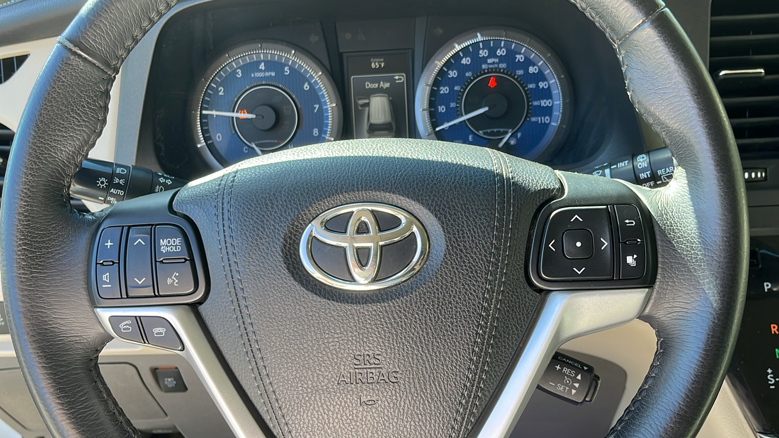 2017 Toyota Sienna XLE Premium 11