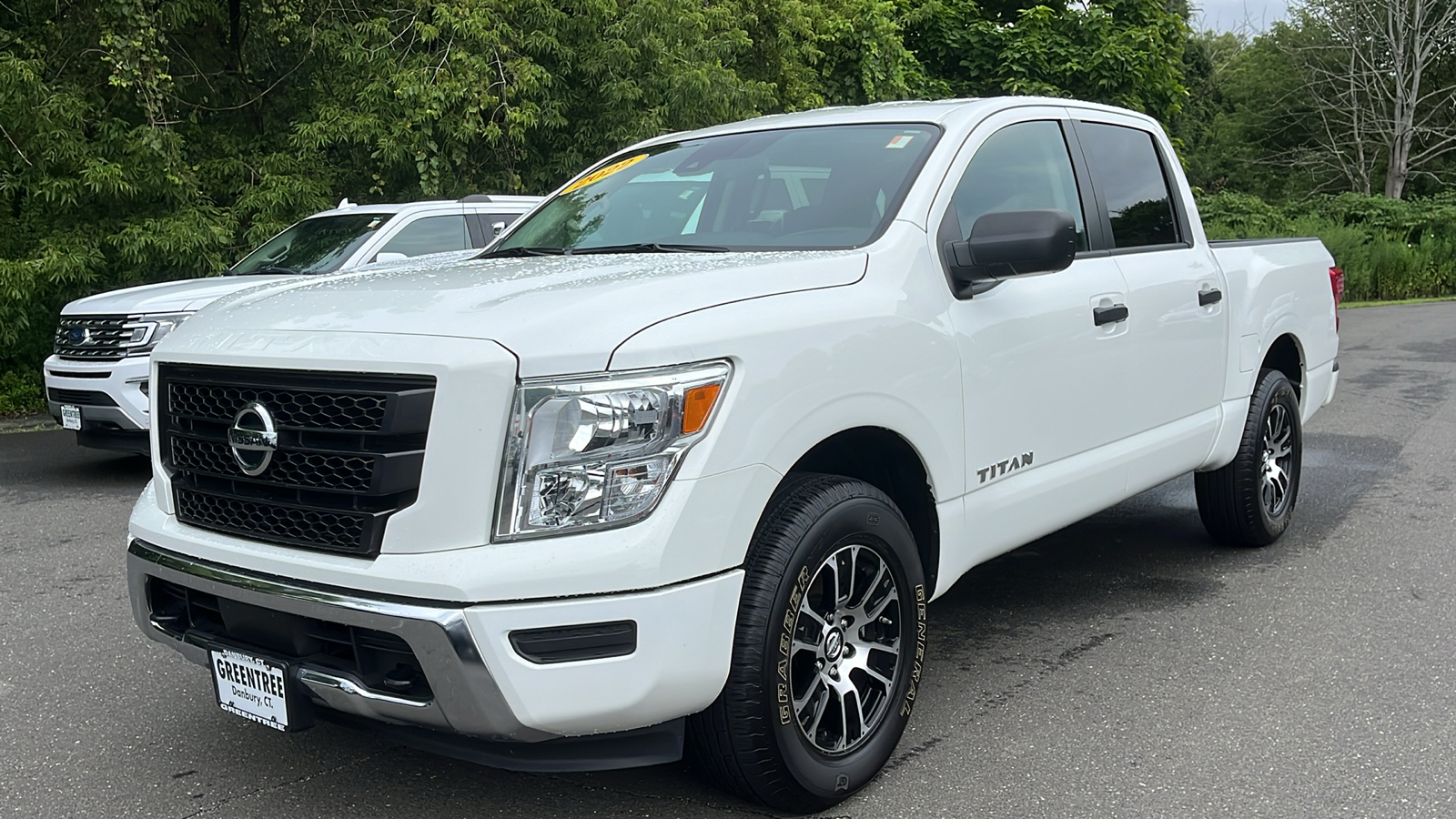 2022 Nissan Titan SV 4