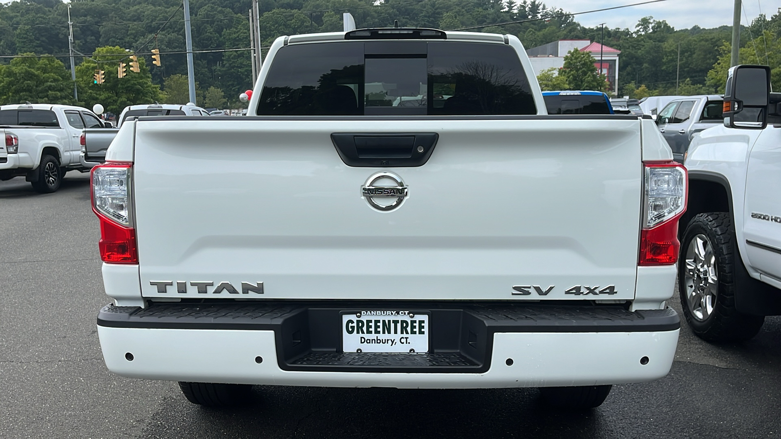 2022 Nissan Titan SV 6