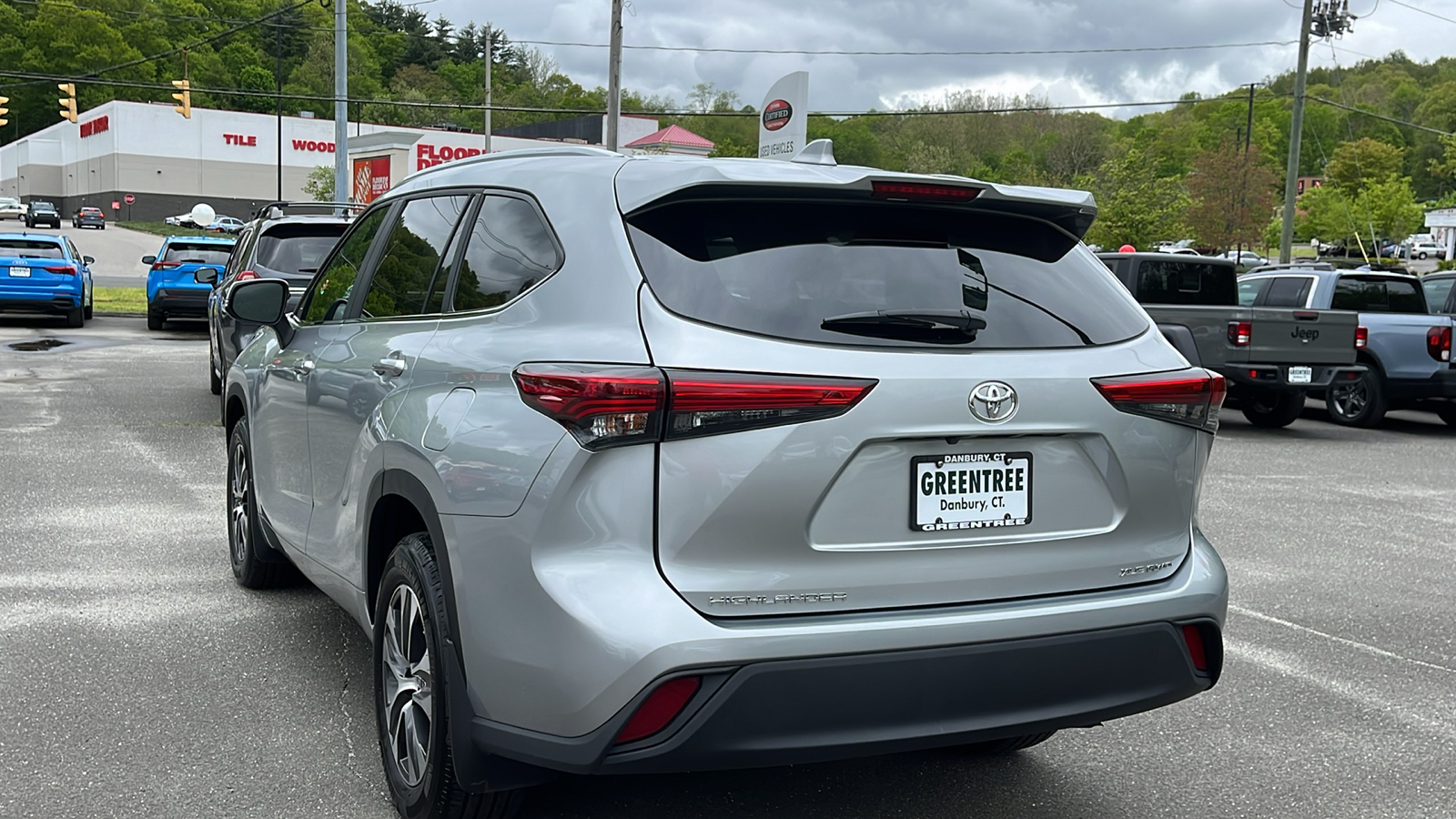 2023 Toyota Highlander XLE 8