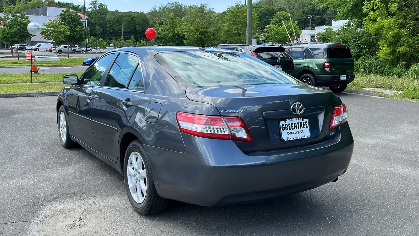 2010 Toyota Camry LE 8