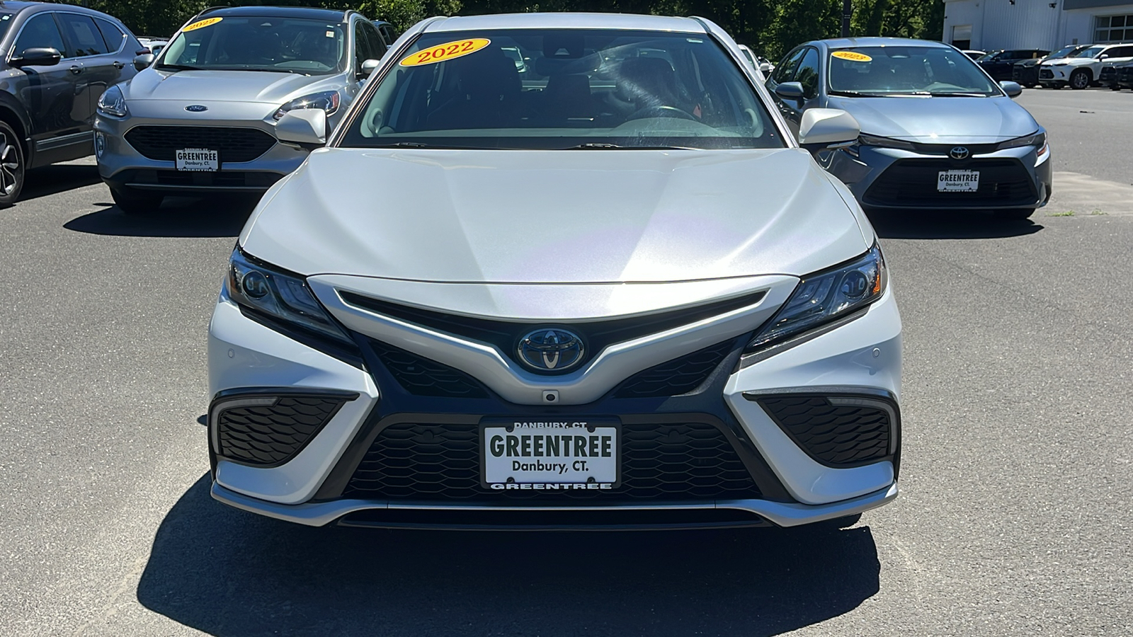 2022 Toyota Camry Hybrid XSE 3