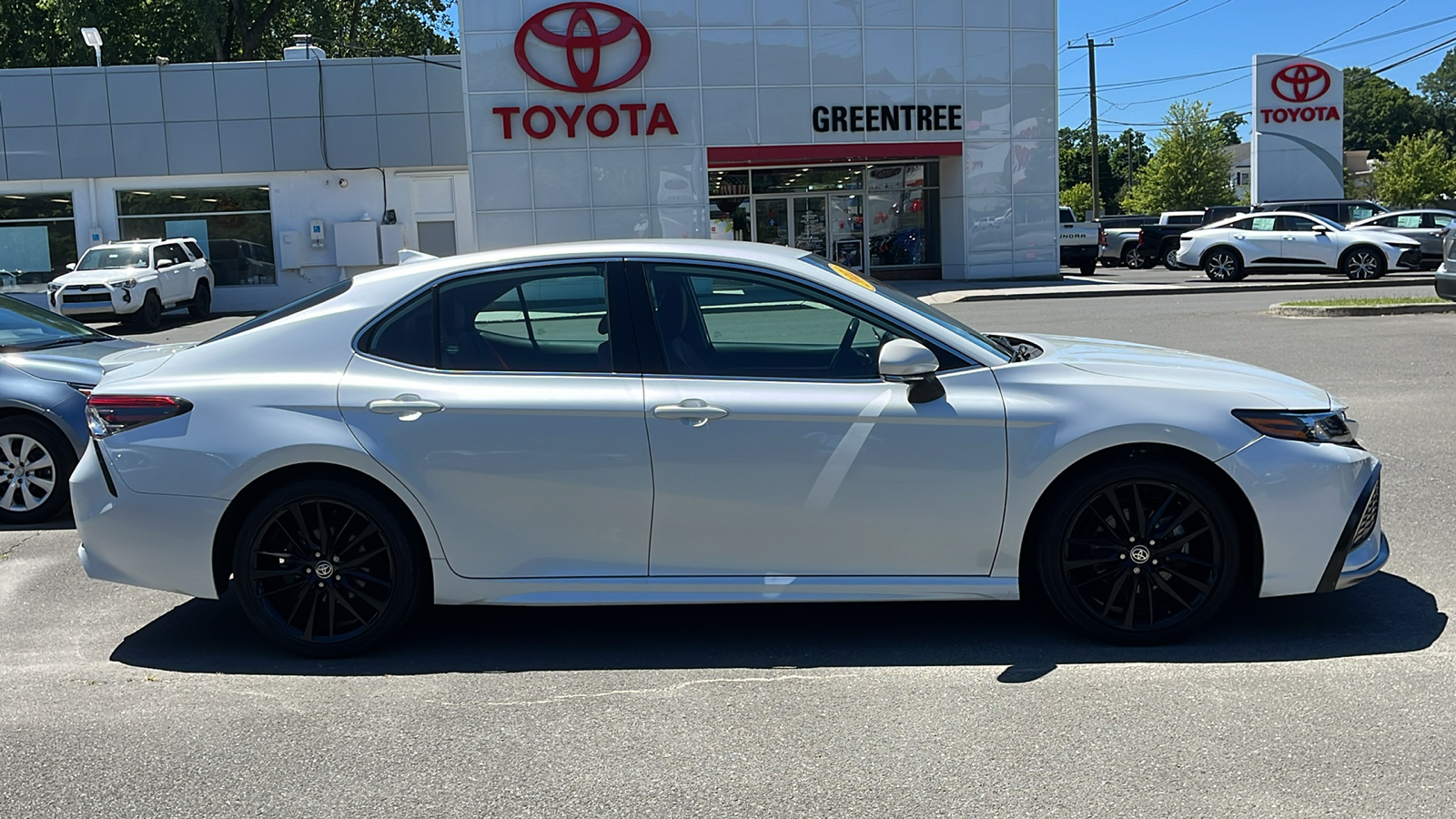 2022 Toyota Camry Hybrid XSE 5