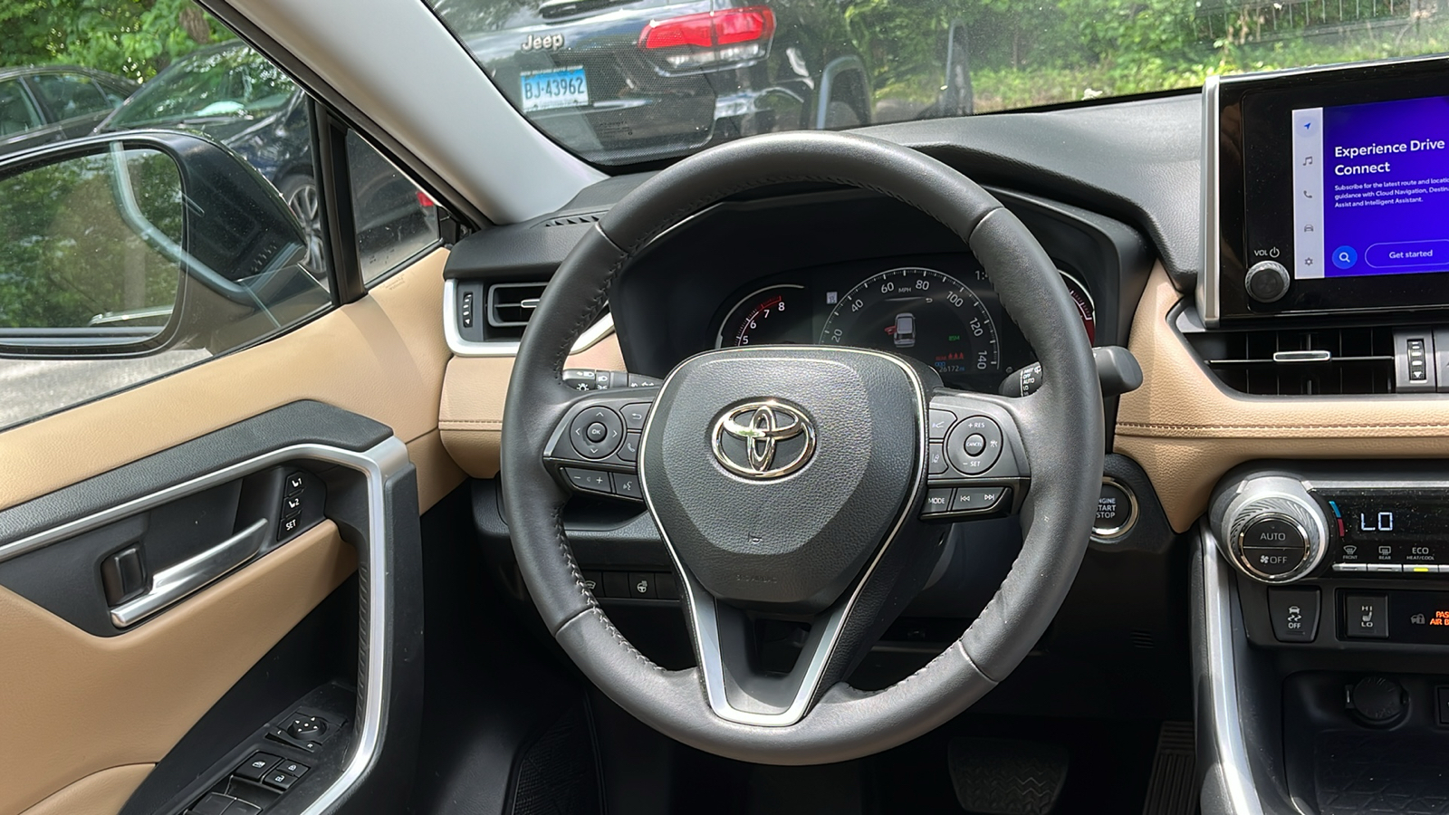 2023 Toyota RAV4 XLE Premium 24