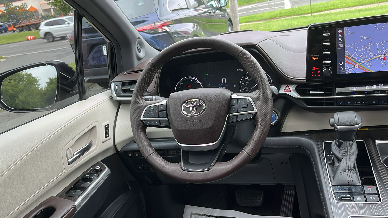 2021 Toyota Sienna Platinum 24