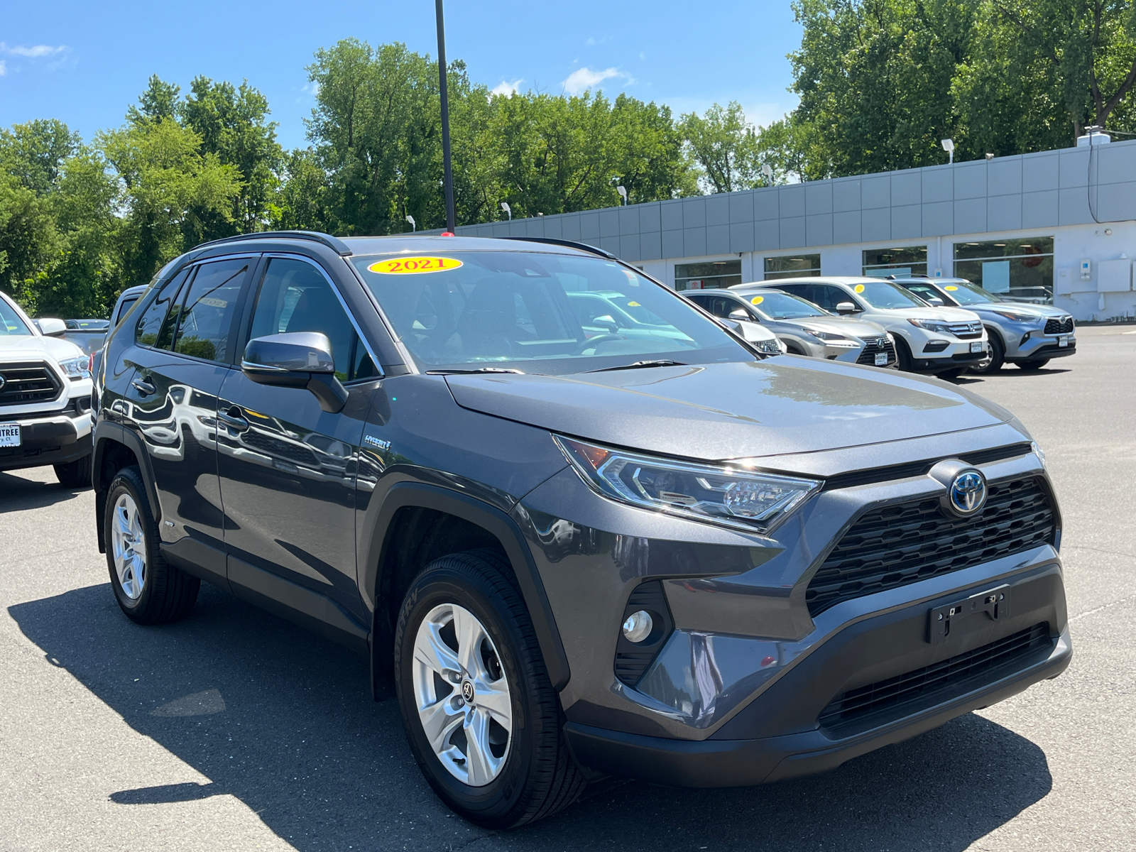 2021 Toyota RAV4 Hybrid XLE 2