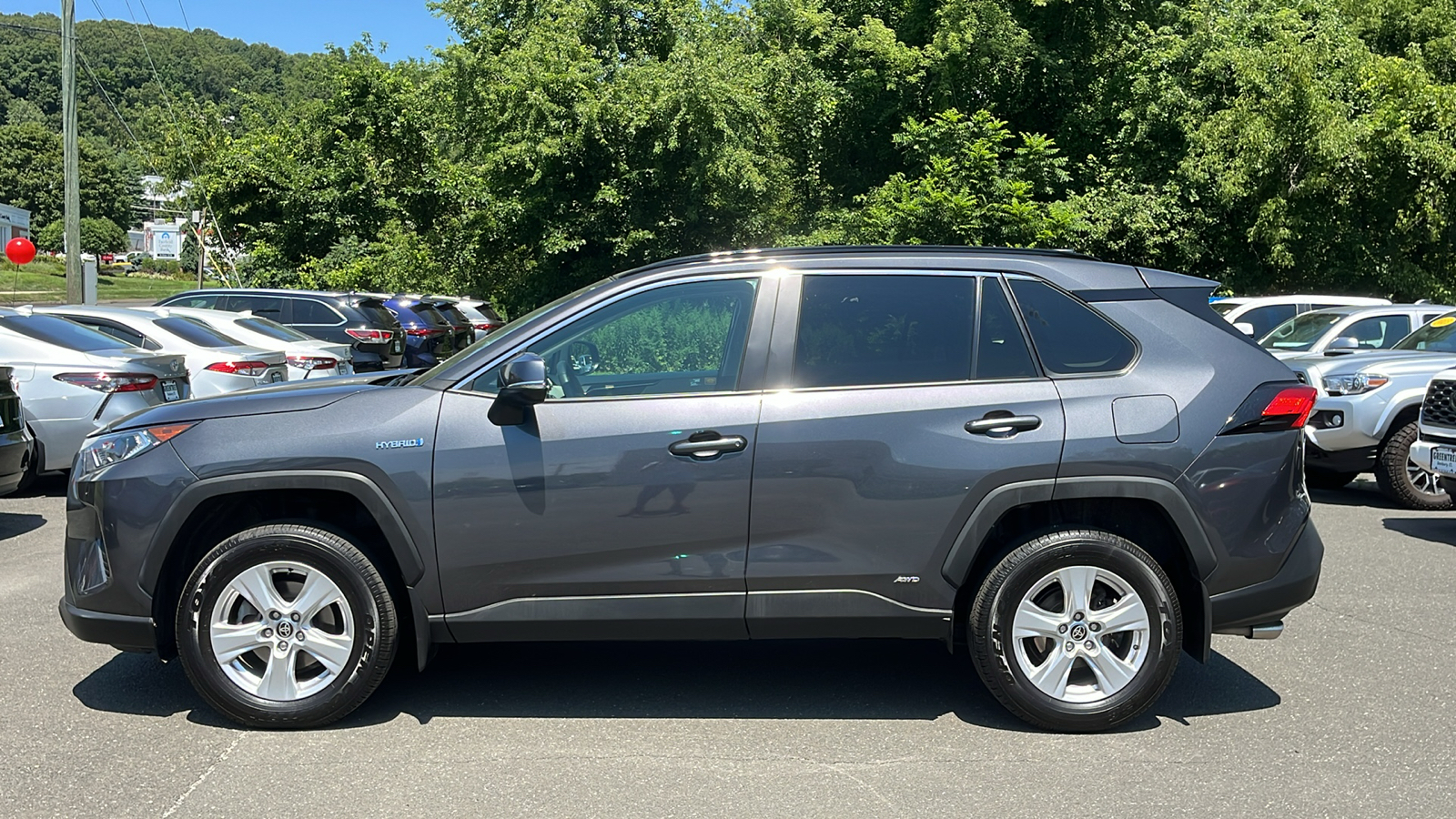 2021 Toyota RAV4 Hybrid XLE 9