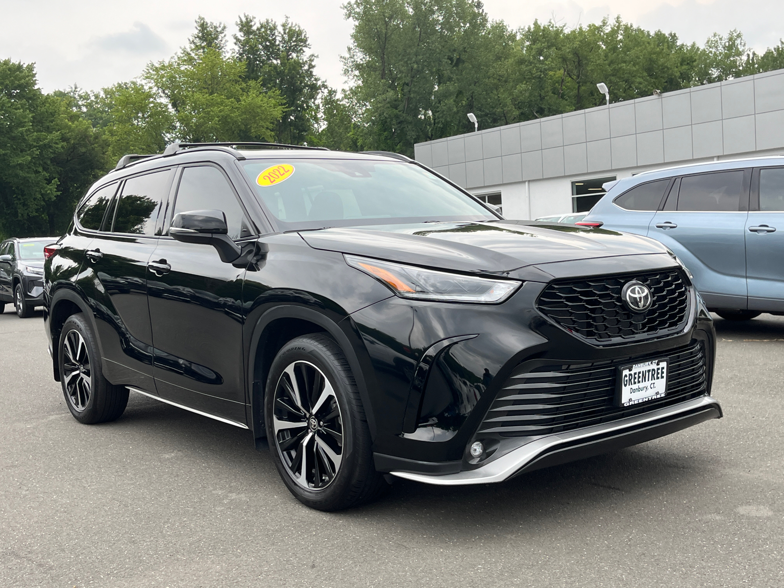 2022 Toyota Highlander XSE 2