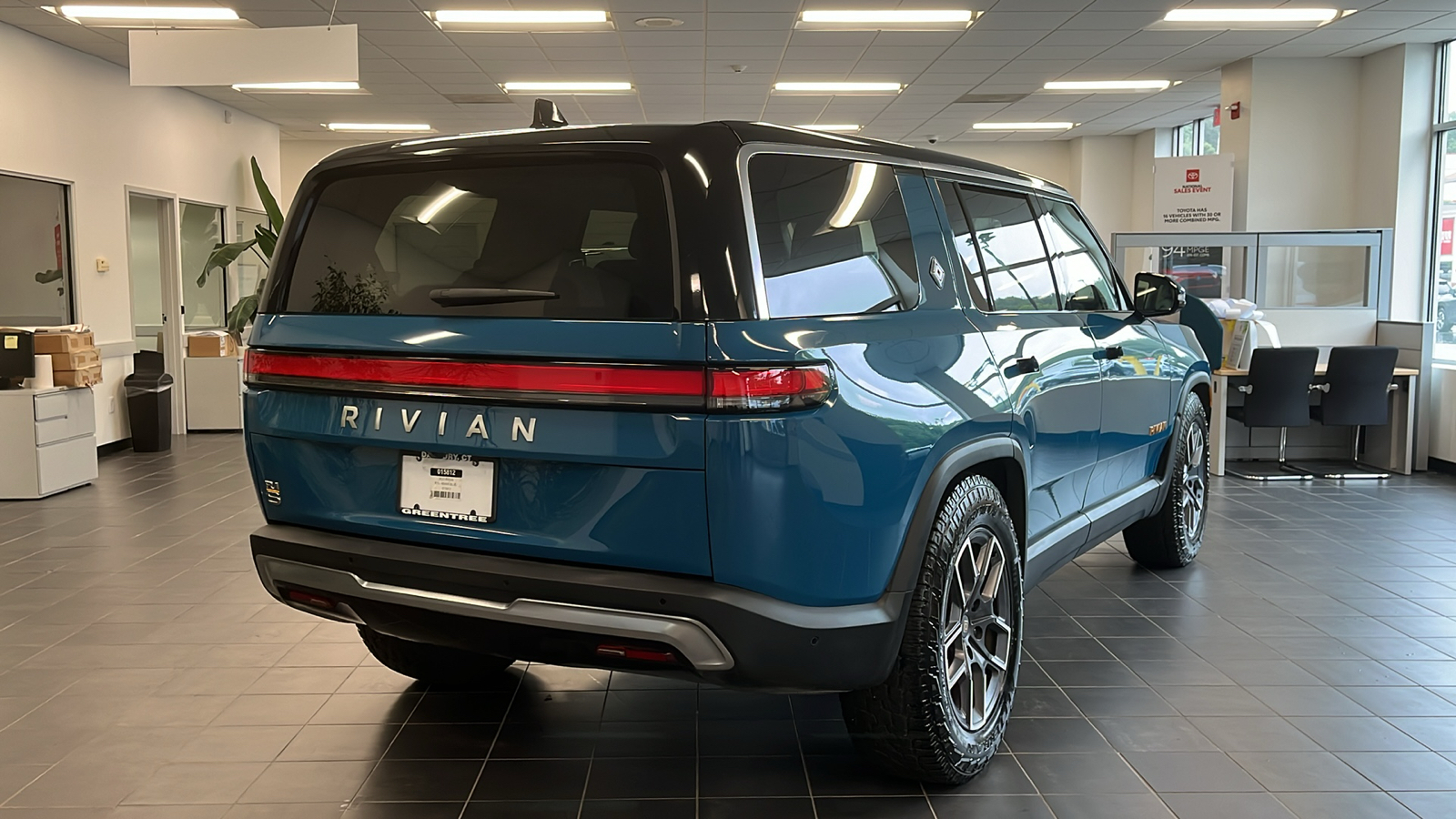 2023 Rivian R1S Adventure 5