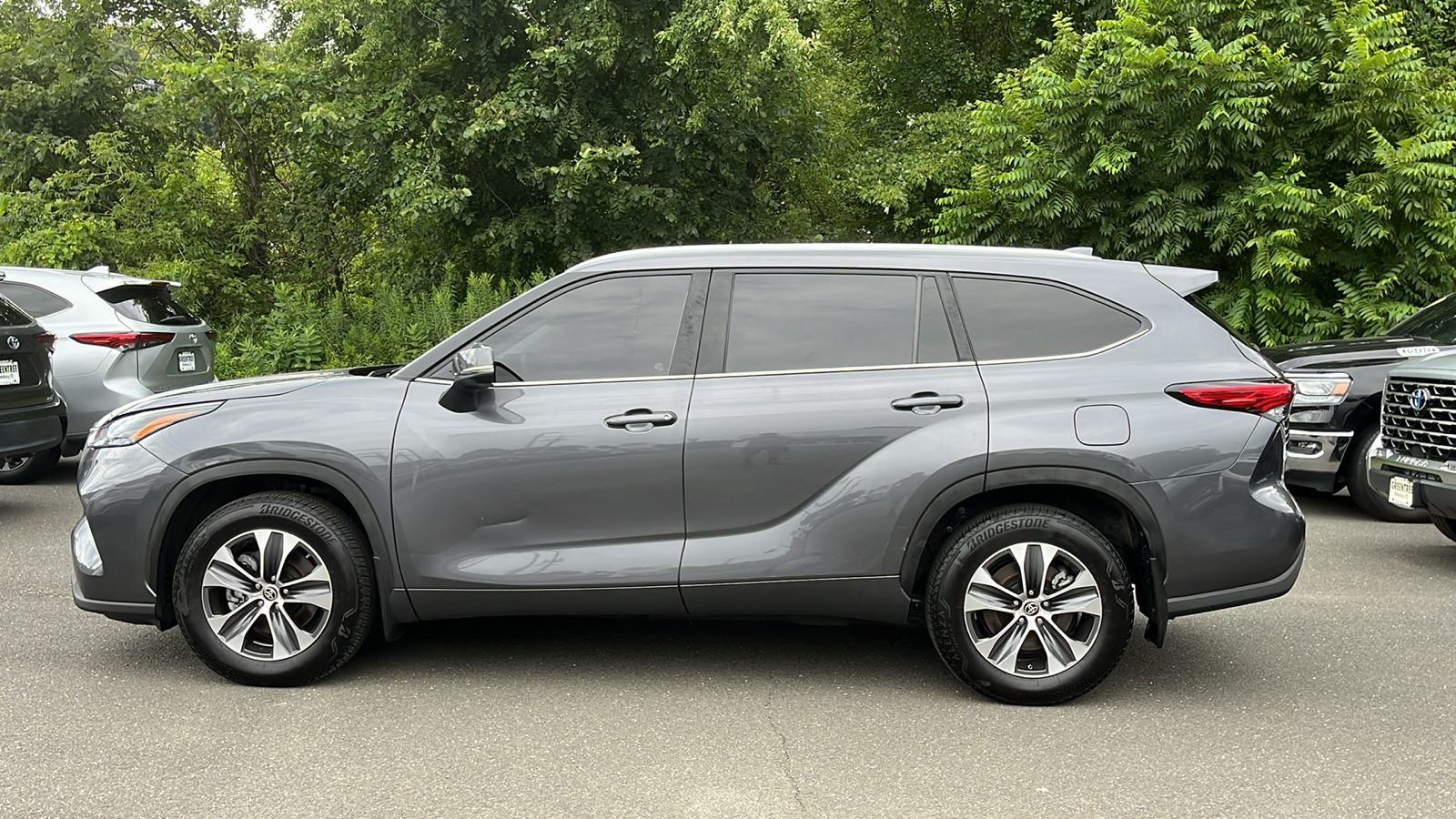 2022 Toyota Highlander XLE 9