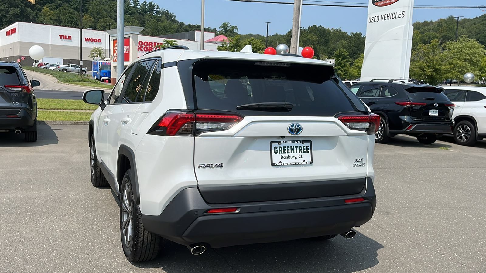 2023 Toyota RAV4 Hybrid XLE Premium 8