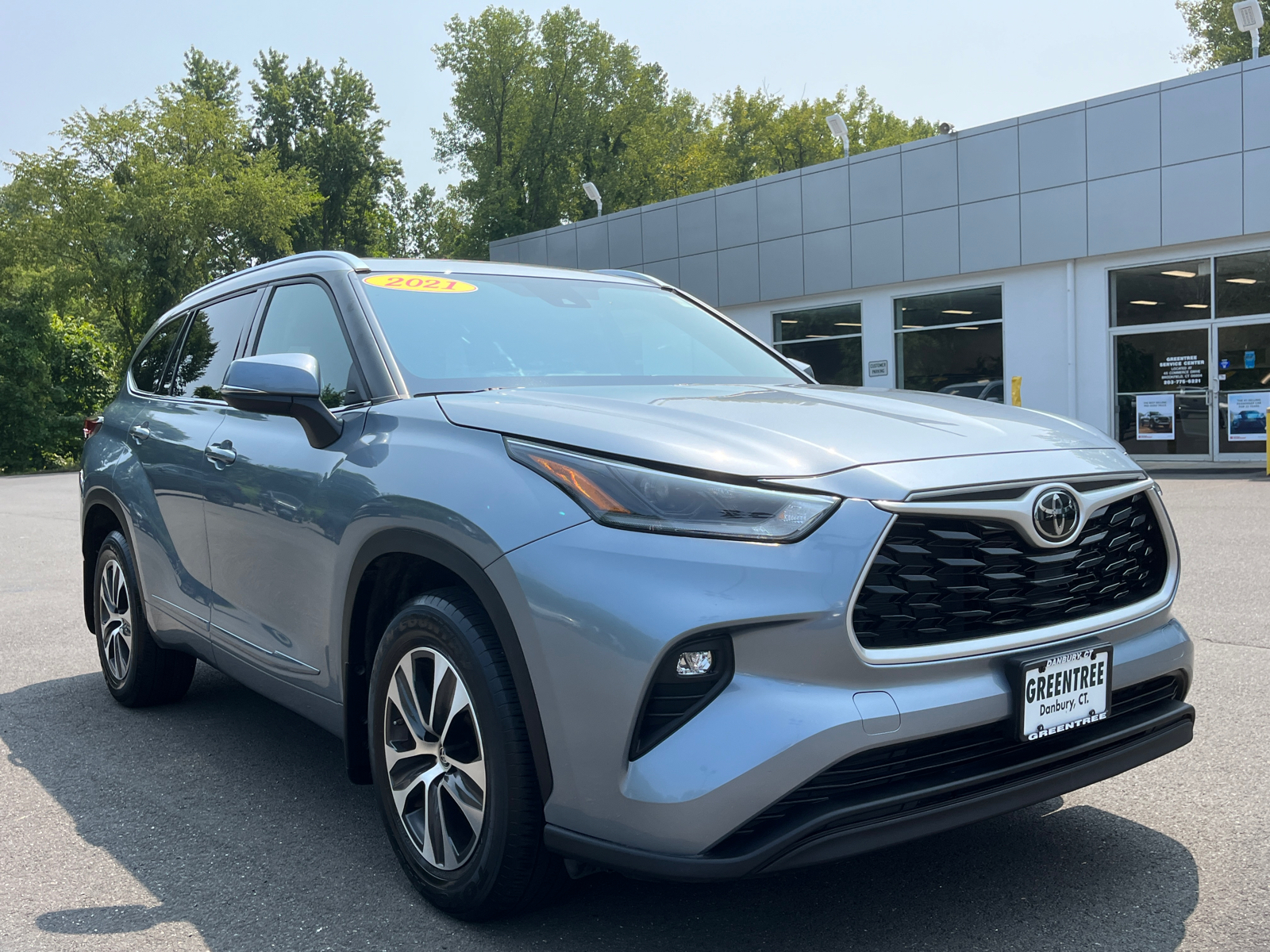 2021 Toyota Highlander XLE 2