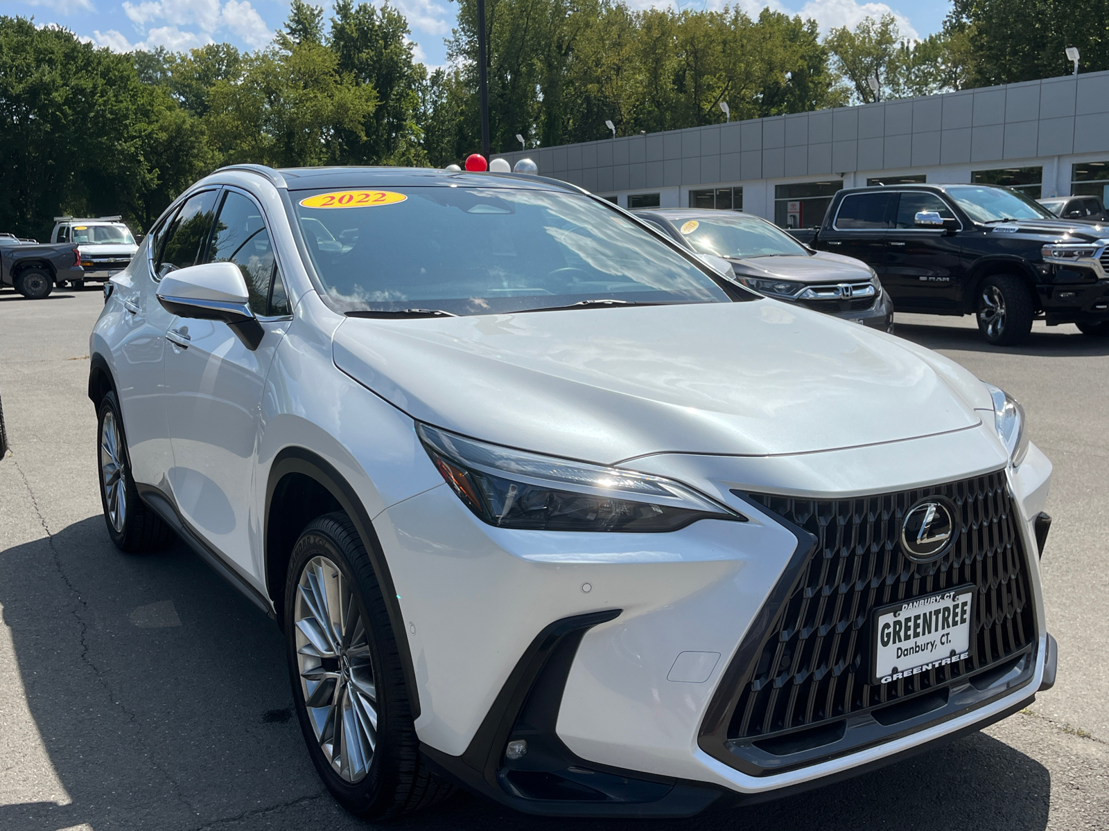 2022 Lexus NX 350h Luxury 2