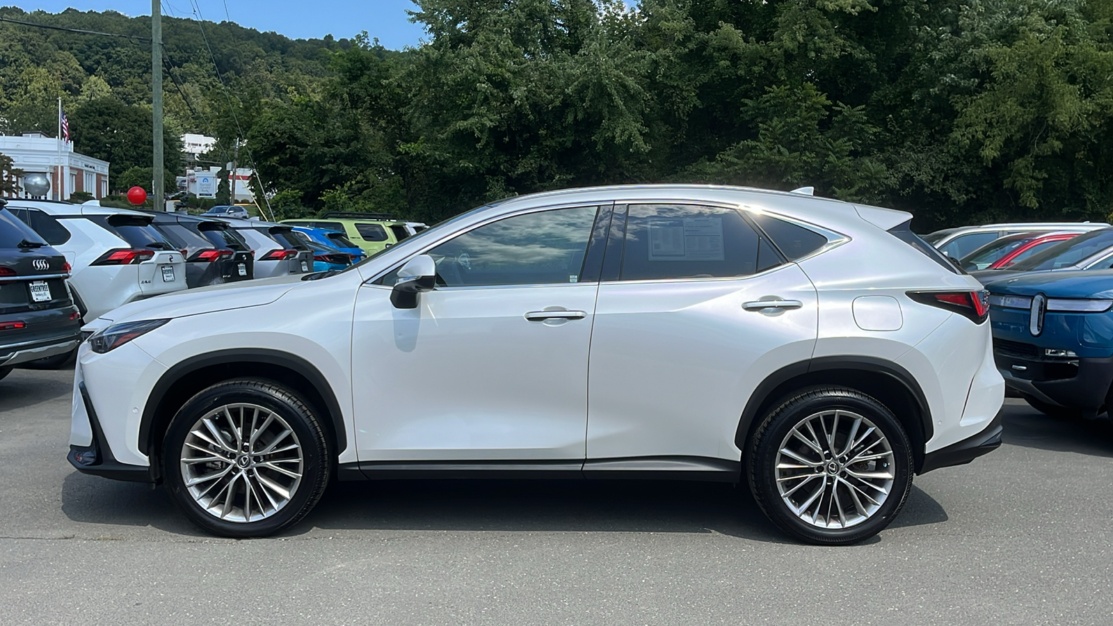 2022 Lexus NX 350h Luxury 9