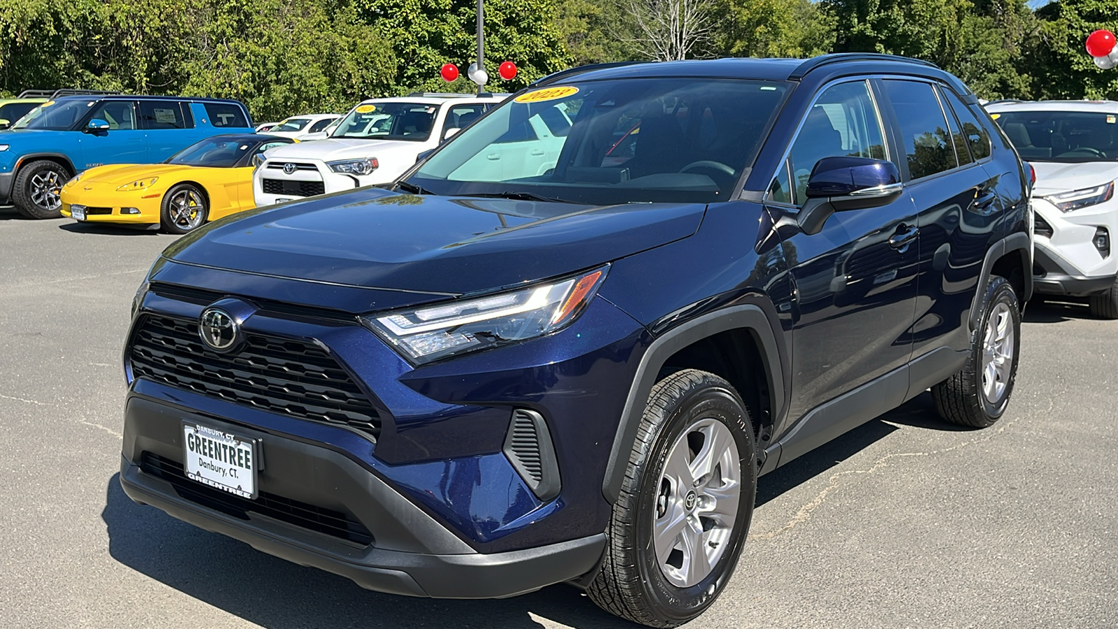 2023 Toyota RAV4 XLE 3