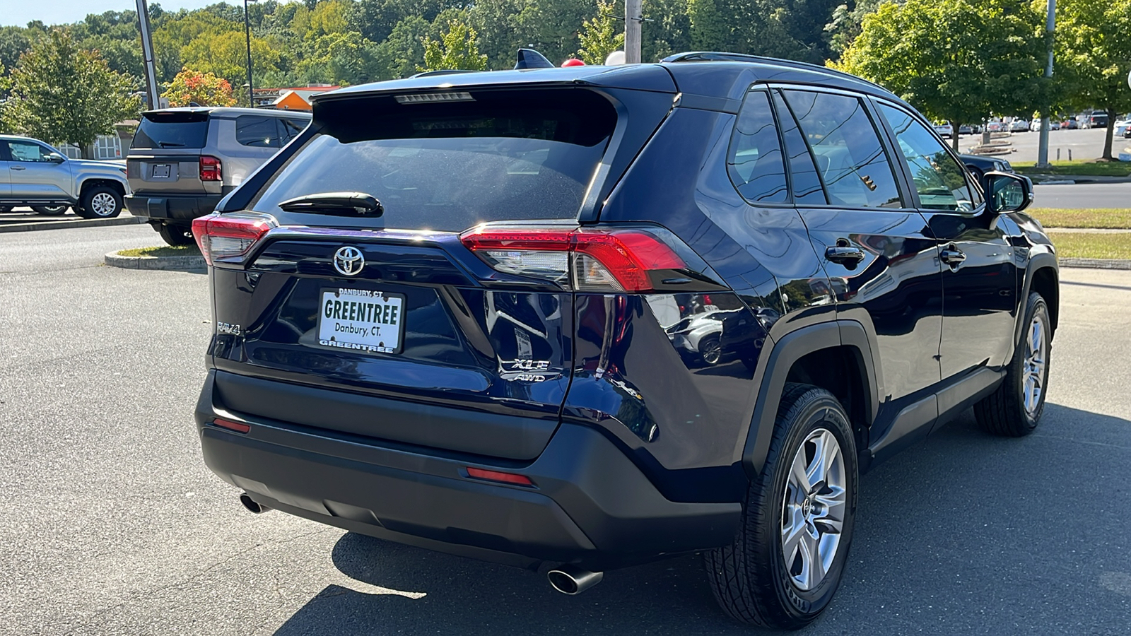 2023 Toyota RAV4 XLE 5