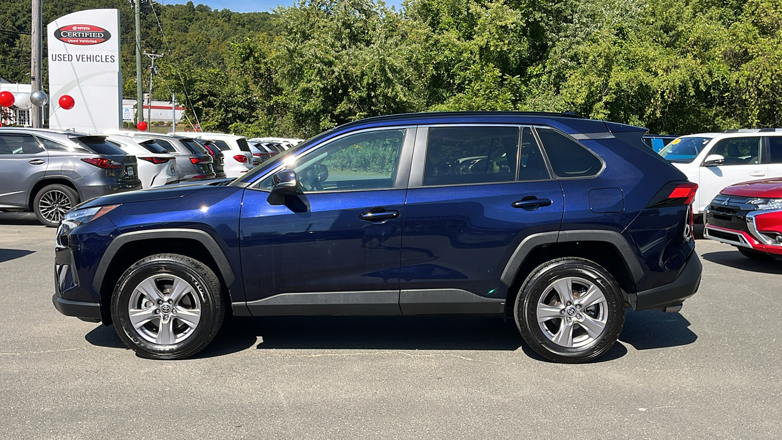 2023 Toyota RAV4 XLE 8