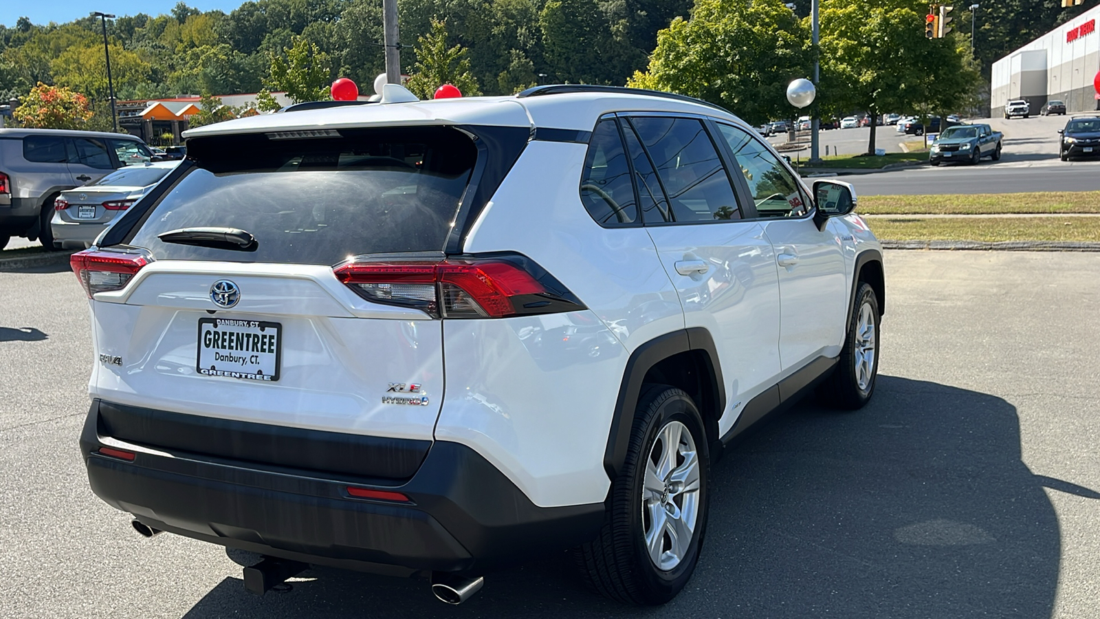 2020 Toyota RAV4 Hybrid XLE 5