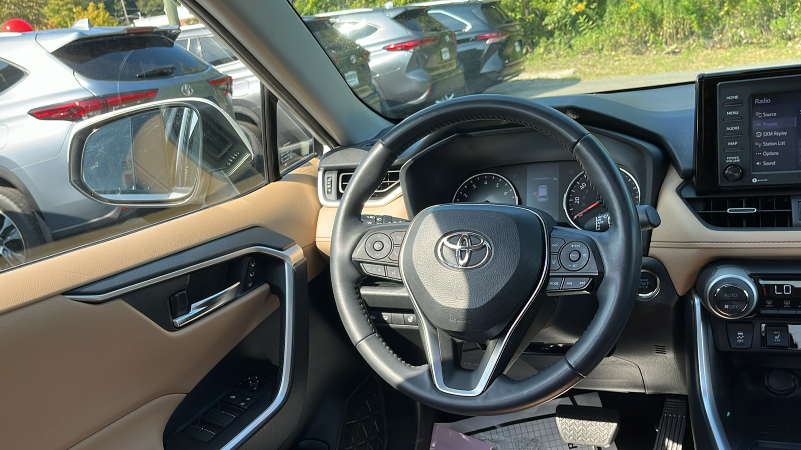 2021 Toyota RAV4 XLE Premium 21