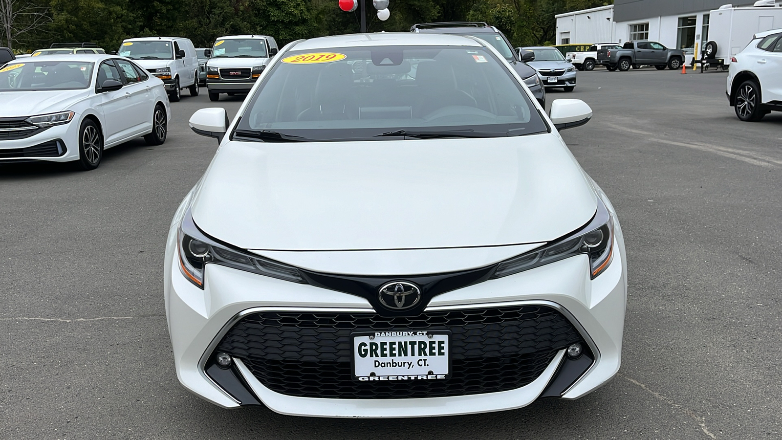 2019 Toyota Corolla Hatchback XSE 2