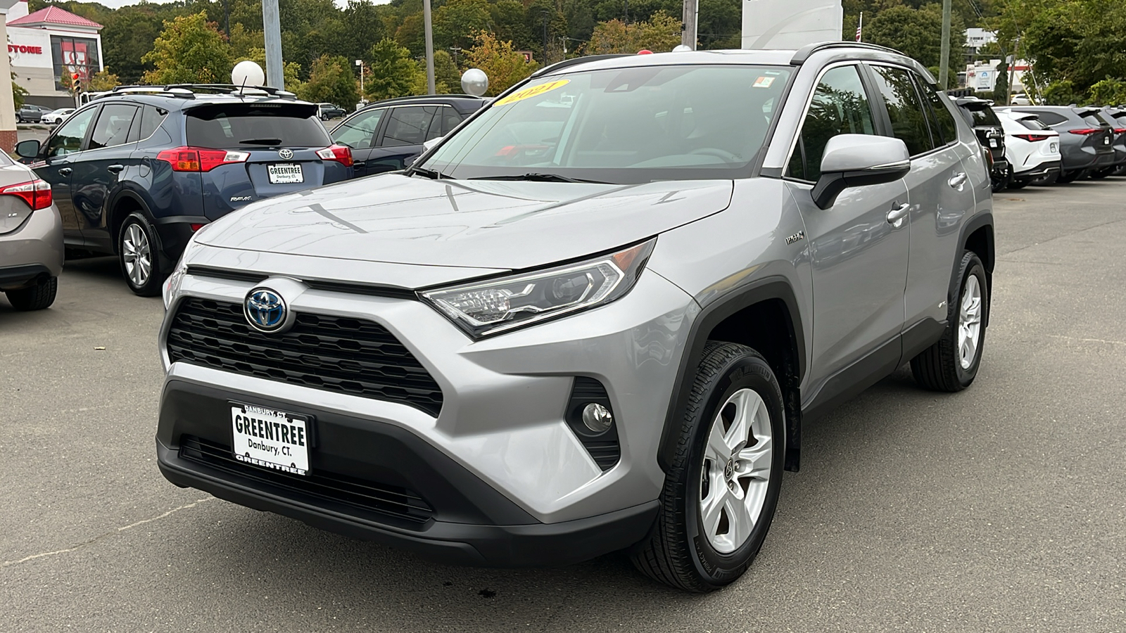 2021 Toyota RAV4 Hybrid XLE 3