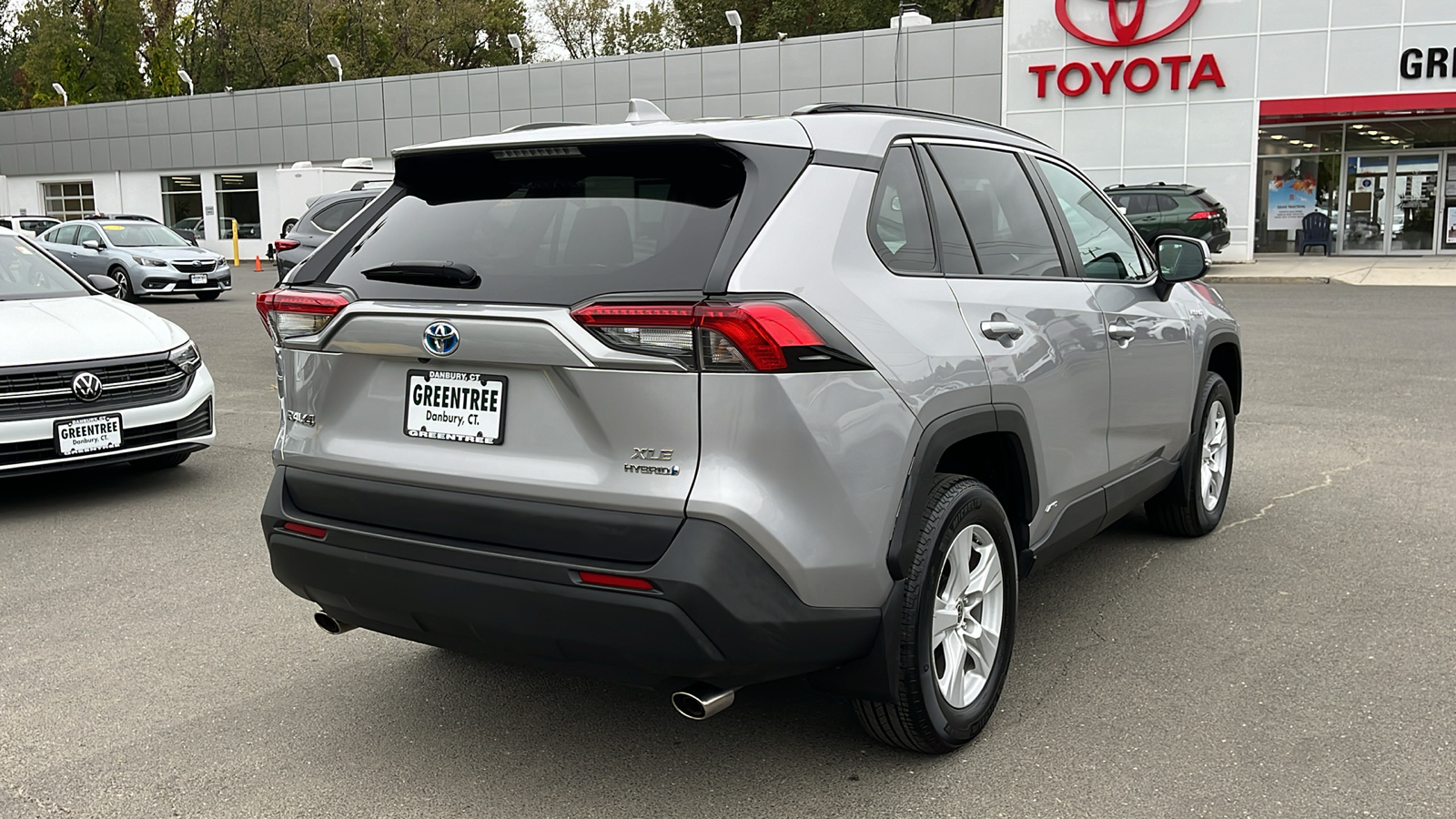 2021 Toyota RAV4 Hybrid XLE 4