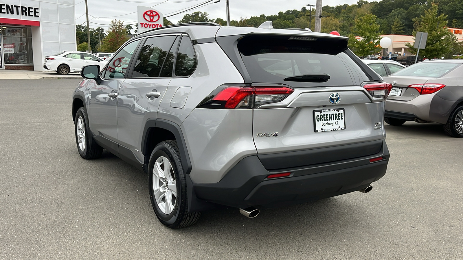 2021 Toyota RAV4 Hybrid XLE 6