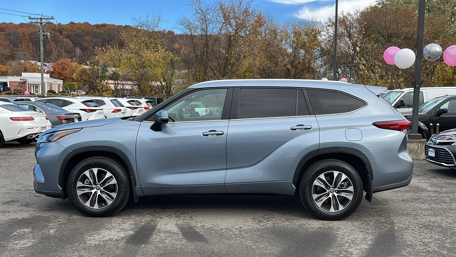 2023 Toyota Highlander XLE 8