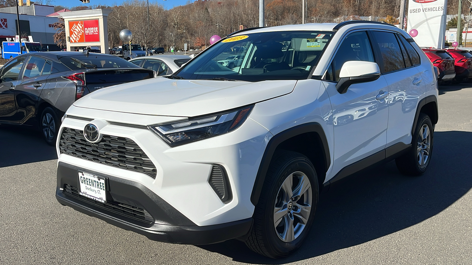 2023 Toyota RAV4 XLE 3