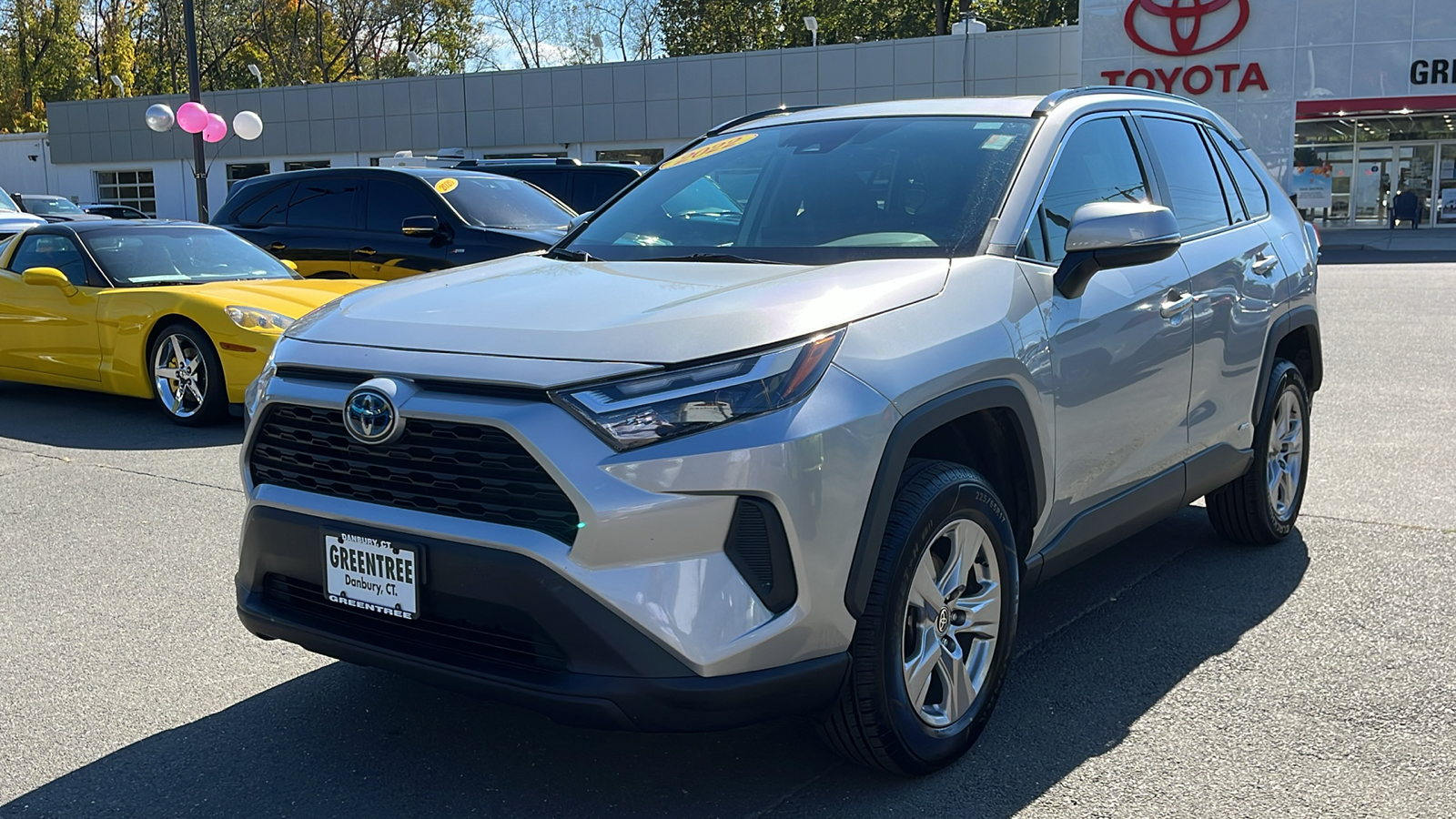 2022 Toyota RAV4 Hybrid XLE 3