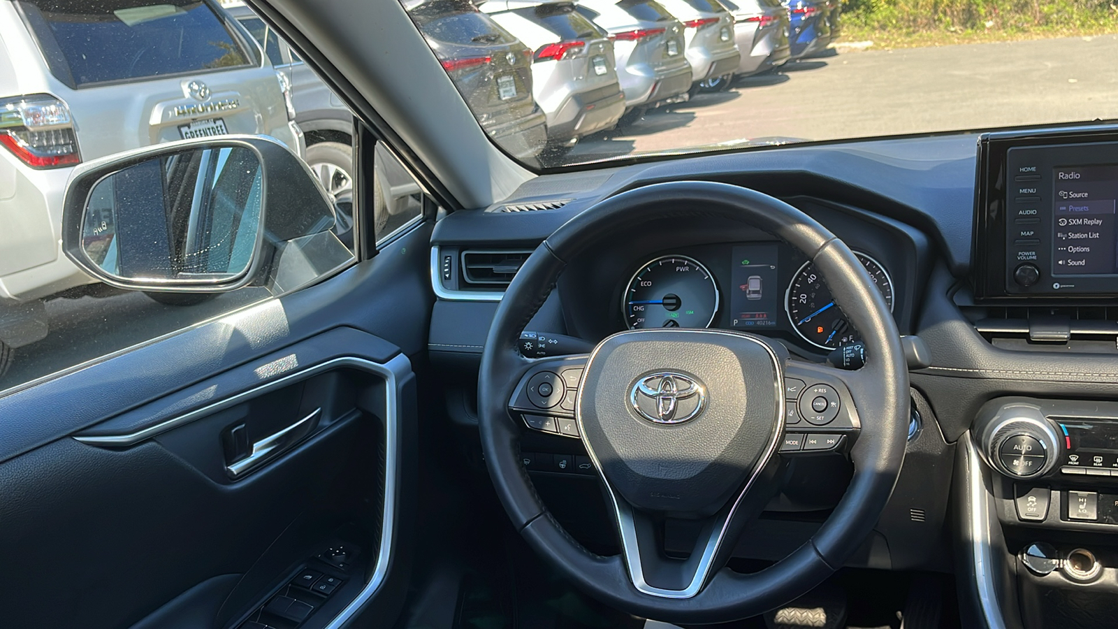 2022 Toyota RAV4 Hybrid XLE 21