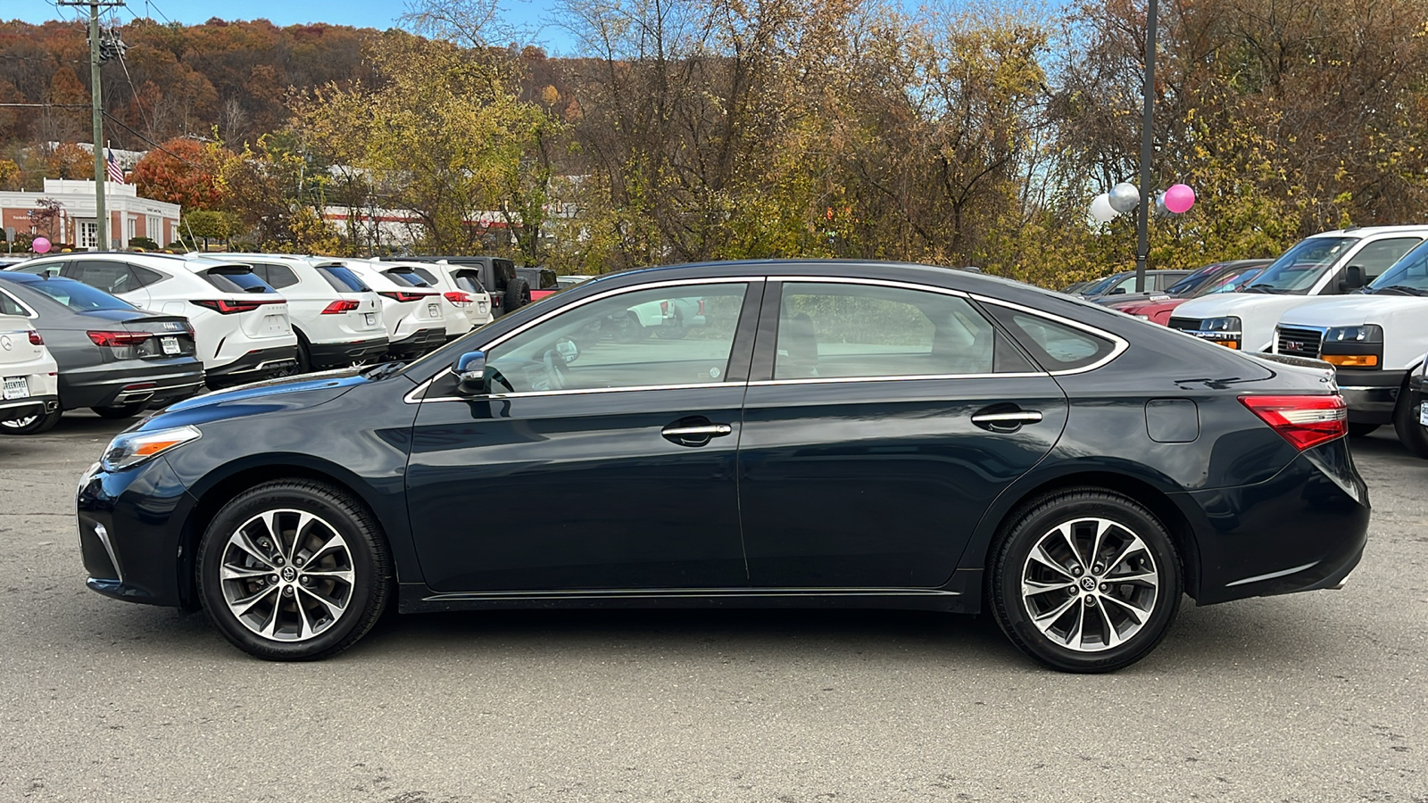 2017 Toyota Avalon XLE Premium 8