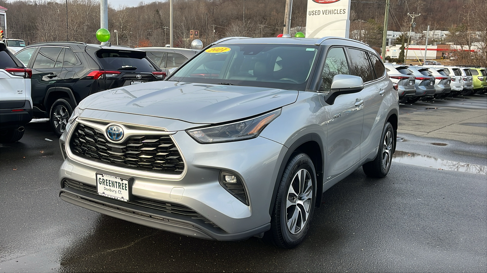 2021 Toyota Highlander Hybrid XLE 3